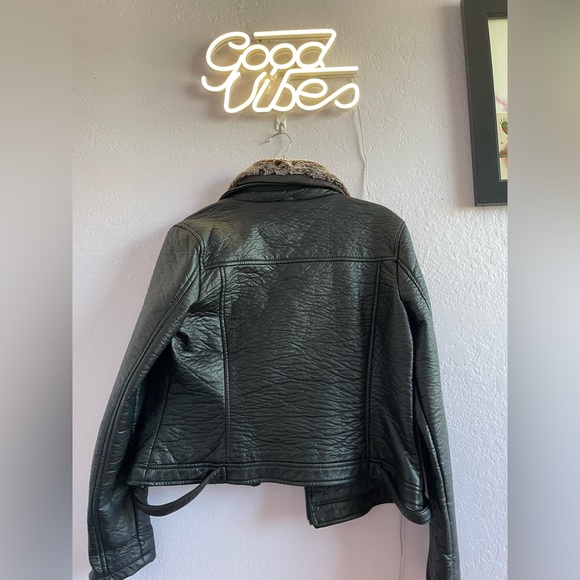 J2 leather jacket with fur collar - Picture 2 of 3